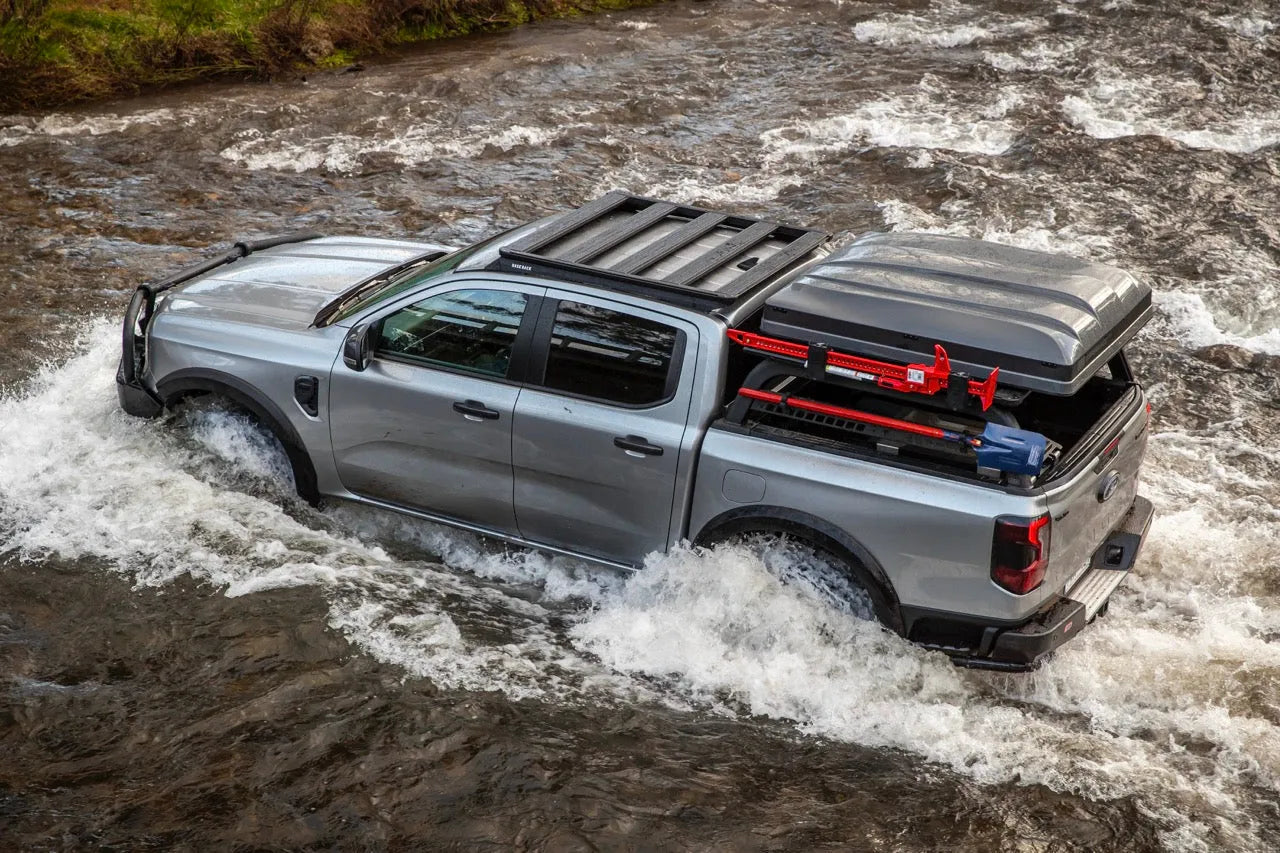 Support de benne ARB pour Ford Ranger 2023+ Double Cab, système de galerie de toit robuste et durable.