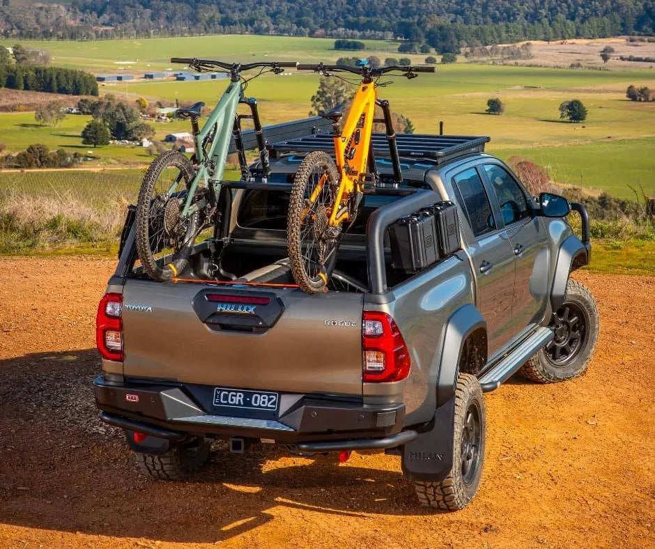 Support de benne ARB pour galerie de toit sur Ford Ranger 2023+ Double Cab, système de fixation robuste pour chargement.
