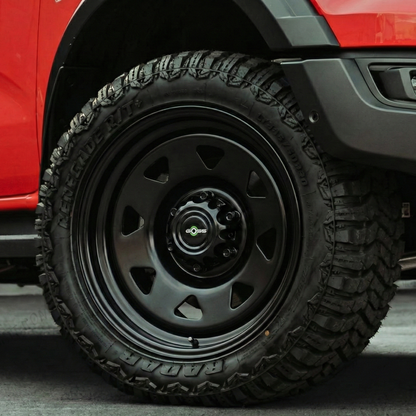 Jante en acier GOSS pour Ford Ranger 2012-2022, modèle PX/PXII/PXIII, visible avec rayons noirs et finition métallique brillante.