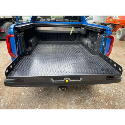 Plateau coulissant RUUUD pour Maxus T90/T60 double cab 2022+, surface en aluminium avec rails latéraux pour chargement sécurisé.