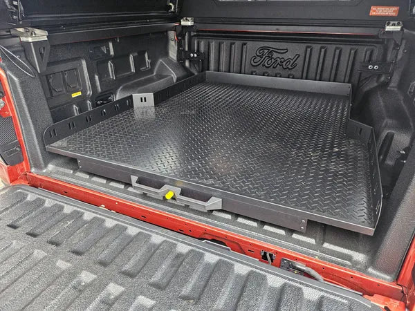 Plateau coulissant RUUUD pour Maxus T90/T60 Double Cab 2022, surface en acier robuste avec rails latéraux.