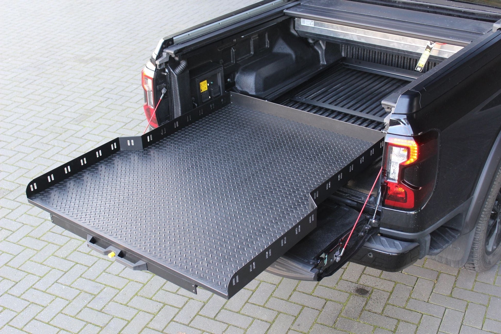 Plateau Coulissant RUUUD Toyota Hilux Revo 2016+ Extra Cab | Installation Sans Perçage sur Xperts4x4 Accessoires 4x4 Off-Road