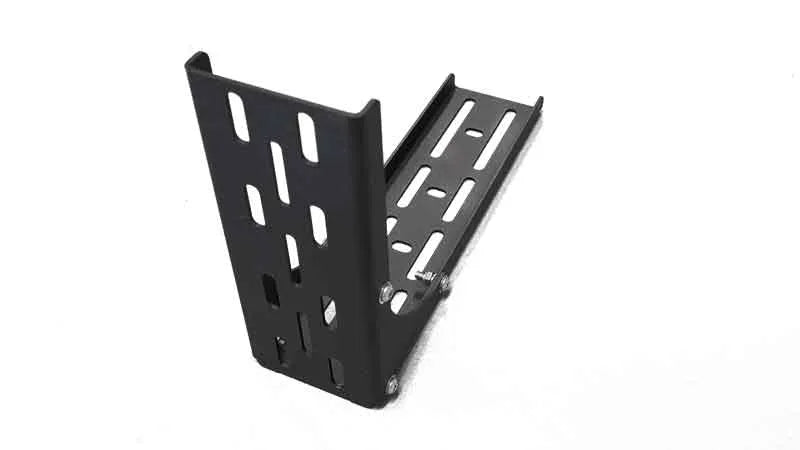 Auvent autoportant 270° XT™ MK2 de The Bush Company, vue en extérieur avec structure robuste et protection solaire.