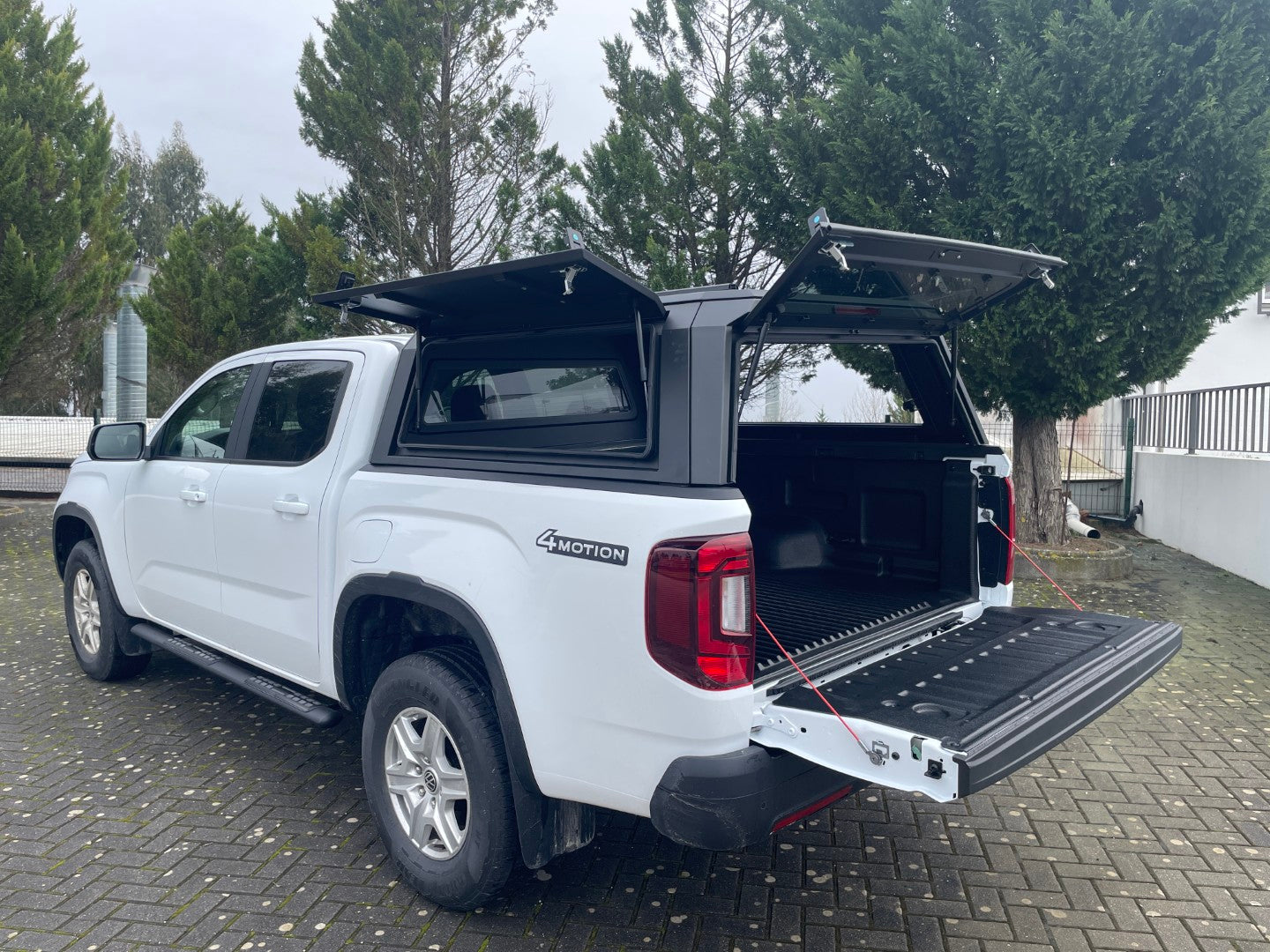 Hardtop Aluminium Line4x4 Double Cab | Vitré et Renforcé sur Xperts4x4 Accessoires 4x4 Off-Road