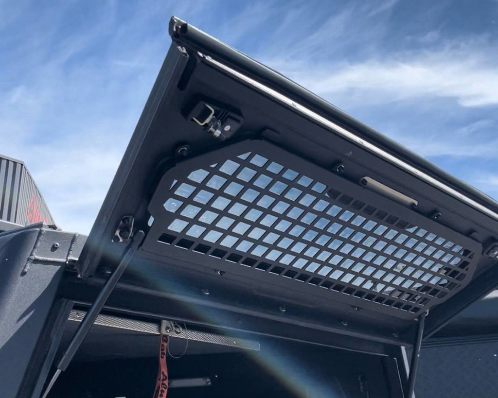 Grille de Sécurité Fenêtre Arrière ALU-CAB Contour – Protection Maximale sur Xperts4x4 Accessoires 4x4 Off-Road