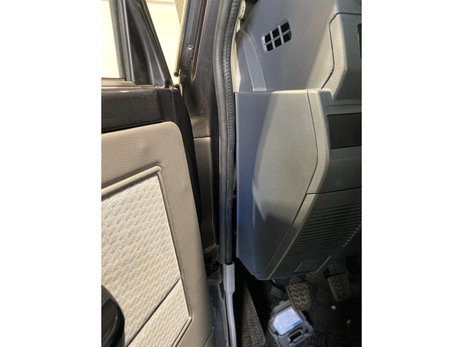 Kit joints portes étanchéité renforcée pour HZJ79 et GRJ79 double cabine, accessoires N4-Offroad, protection contre l'eau et la poussière.