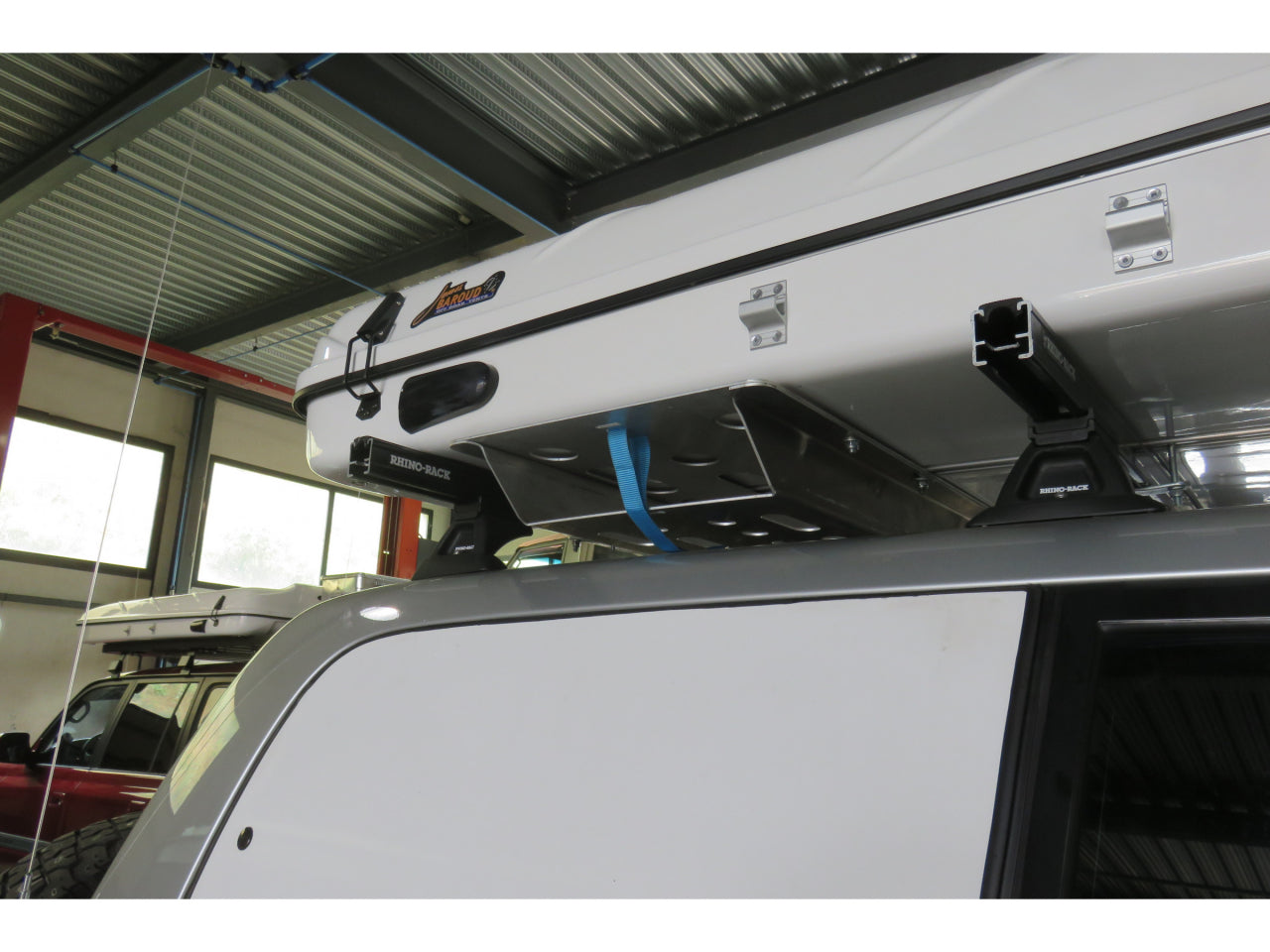 Support d'échelle sous tente James Baroud N4-Offroad sur Xperts4x4 Accessoires 4x4 Off-Road