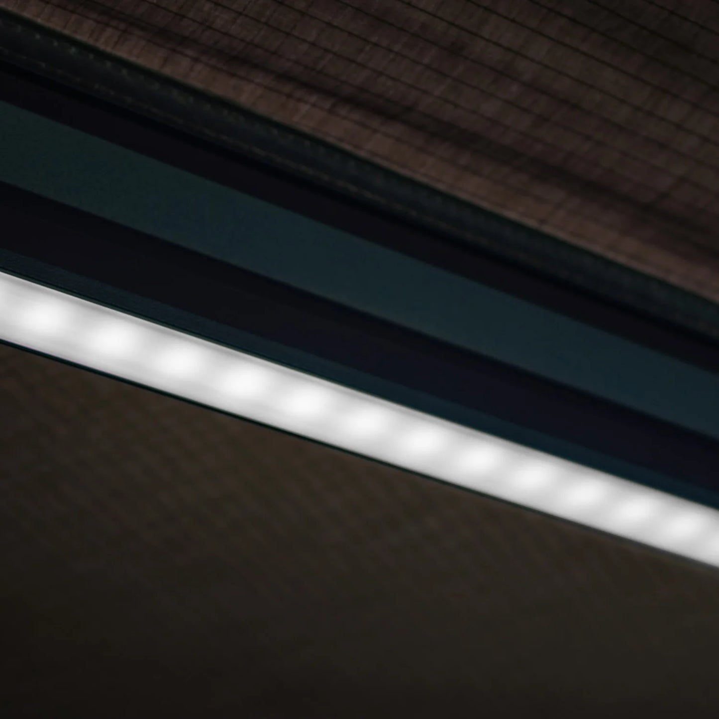 Auvent 270° XL Autoportant LED Côté Droit Eclipse - DARCHE sur Xperts4x4 Accessoires 4x4 Off-Road