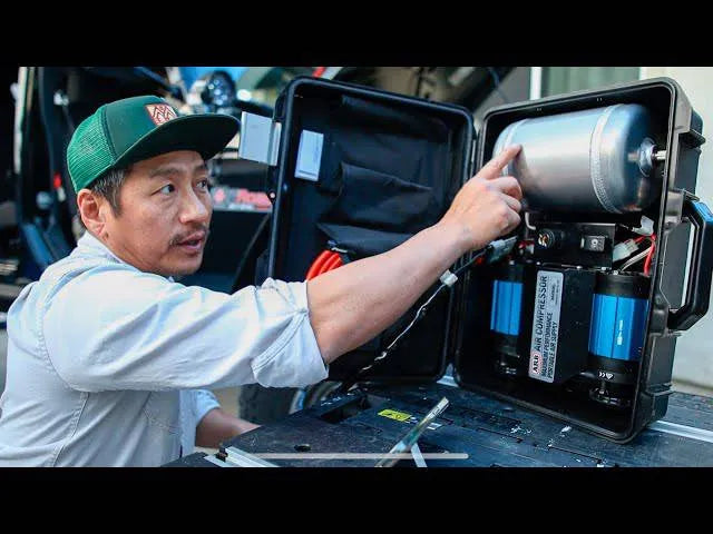 Compresseur double ARB 12/24V malette 174L/min avec reserve sur Xperts4x4 Accessoires 4x4 Off-Road