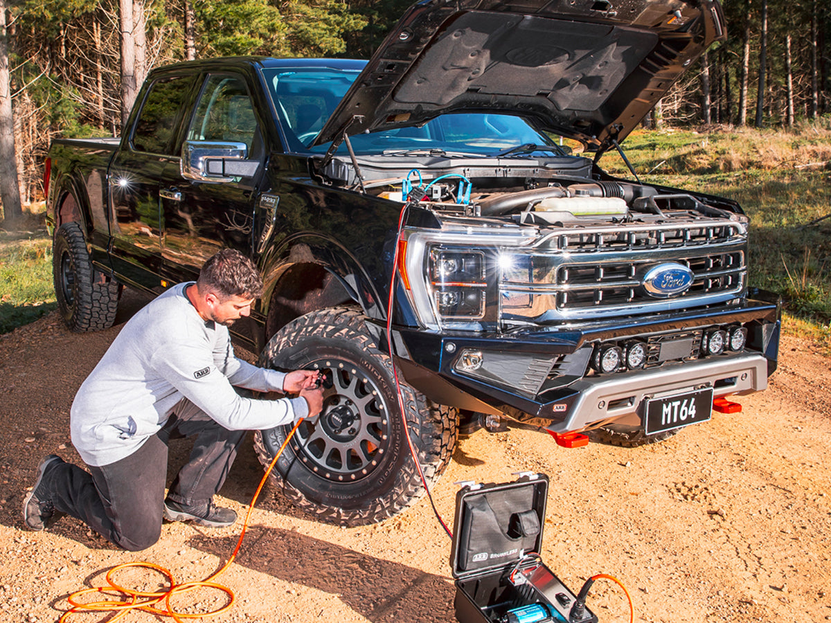 Compresseur Portable 12V ARB Brushless Monocylindre 130L/min avec Malette sur Xperts4x4 Accessoires 4x4 Off-Road