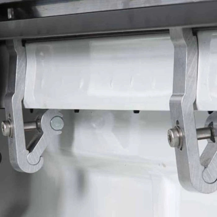 Couvre Benne MTR Argenté Mountain Top - Toyota Hilux REVO 2016+ Extra Cab sur Xperts4x4 Accessoires 4x4 Off-Road