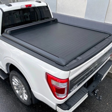 Rideau de Benne RealTruck Mountain Top EVOm Manuel Ford F-150 5.5ft 2015+ | Noir sur Xperts4x4 Accessoires 4x4 Off-Road