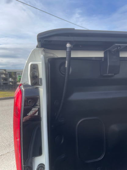 Rideau de Benne Top-Roll Manuel LINE4X4 Double Cab sur Xperts4x4 Accessoires 4x4 Off-Road