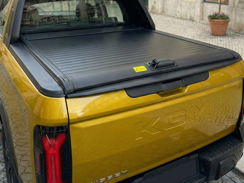 Rideau de Benne Top-Roll Manuel LINE4X4 Double Cab sur Xperts4x4 Accessoires 4x4 Off-Road
