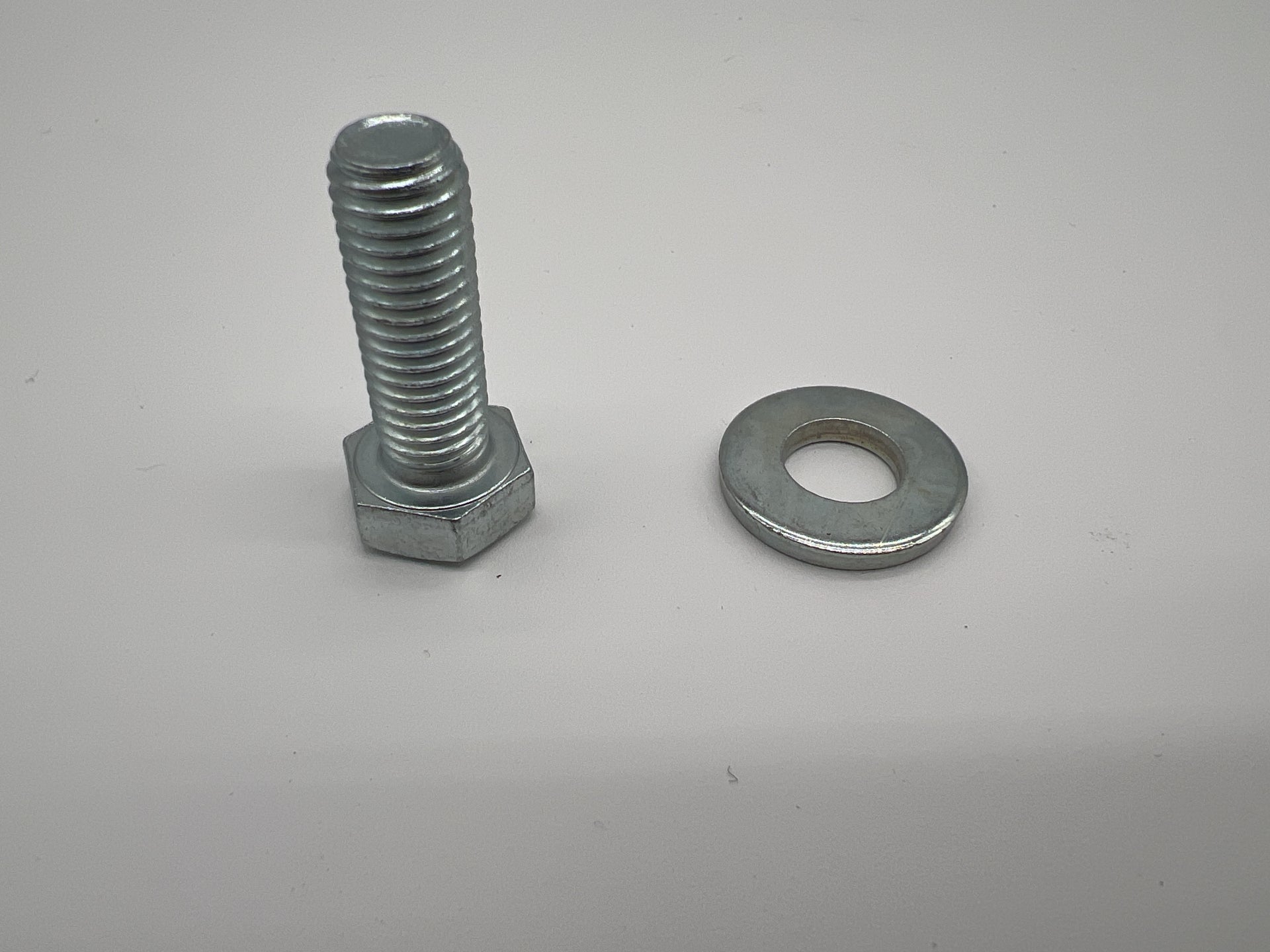 Anneau de remorquage Avant pour Mercedes Sprinter W906 W907 N4-Offroad sur Xperts4x4 Accessoires 4x4 Off-Road