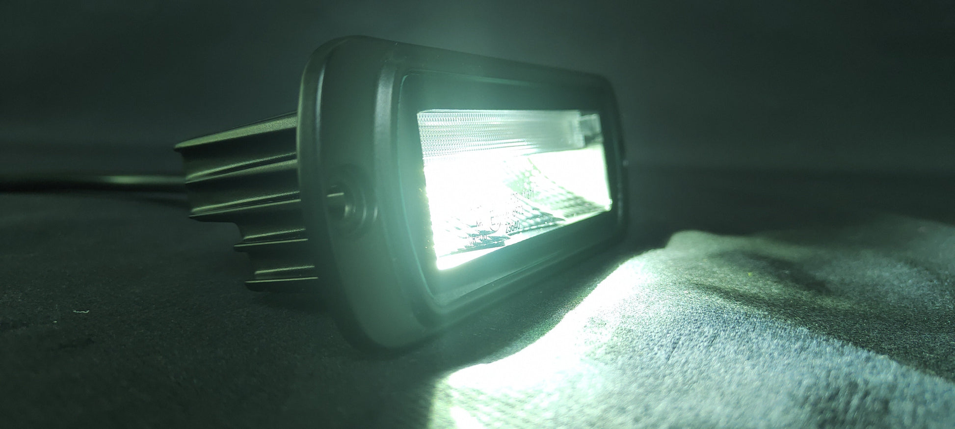 LUMIDRIVE ADVERTISOR - Feu LED Signalisation Arrière Étanche sur Xperts4x4 Accessoires 4x4 Off-Road