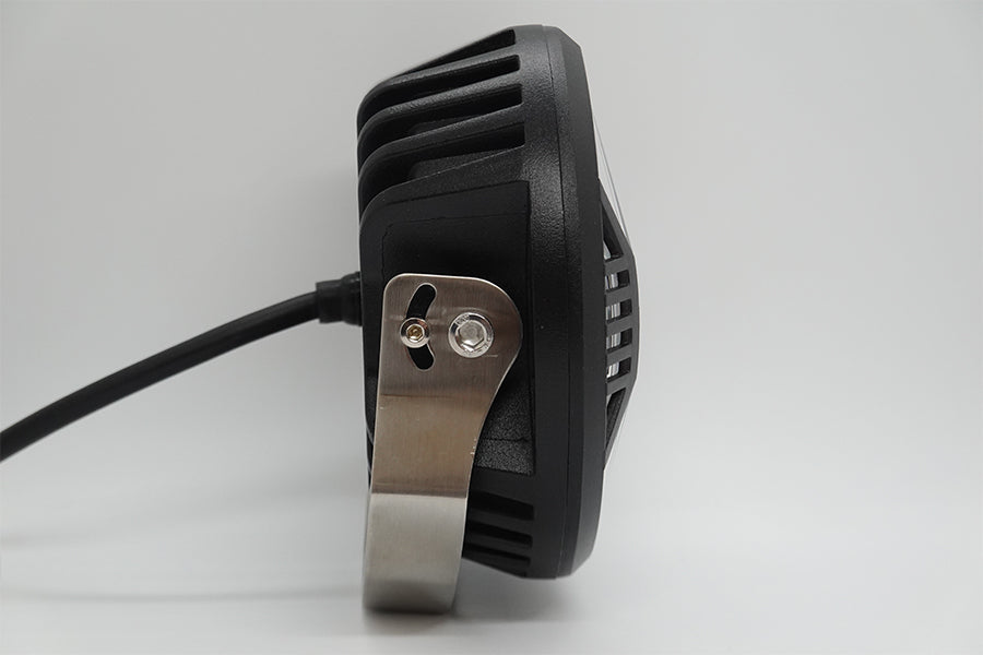 Phare de Conduite LED Lumidrive XDRIVE 5.75 - Puissance & Style sur Xperts4x4 Accessoires 4x4 Off-Road