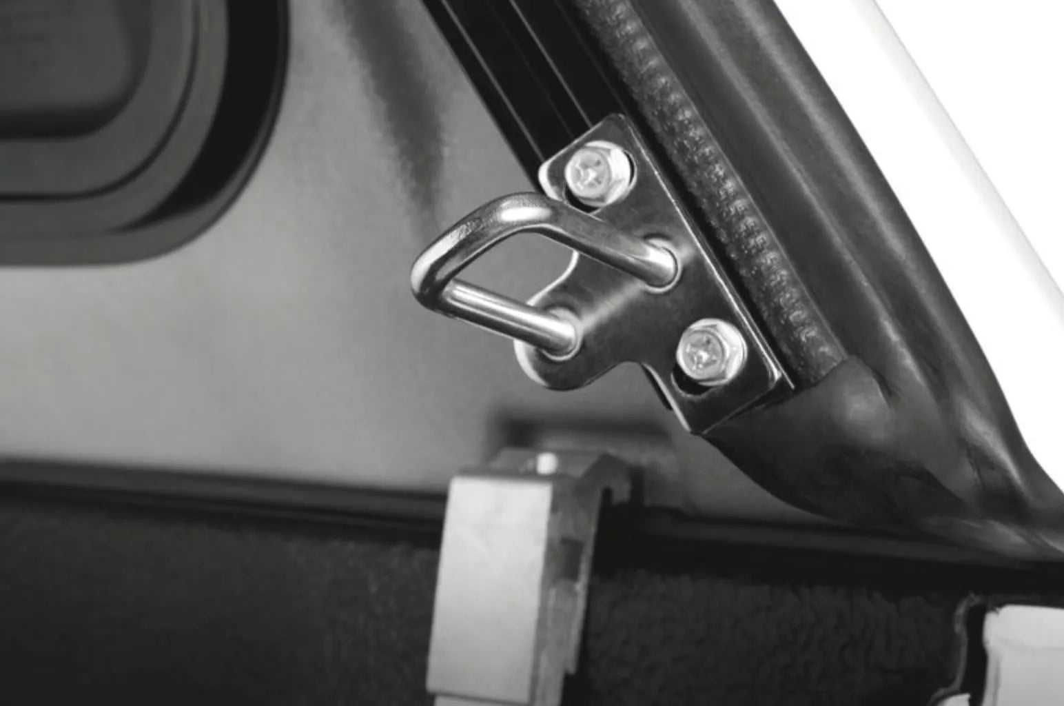 Hardtop Aeroklas Primer | Isuzu Dmax 2012-2020 Double Cab sur Xperts4x4 Accessoires 4x4 Off-Road