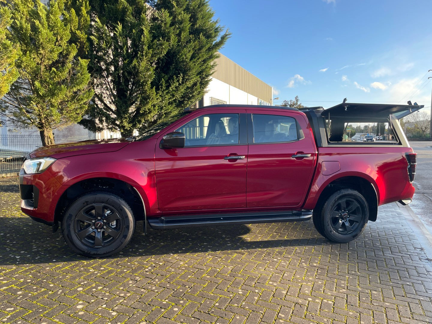 Hardtop Aluminium Line4x4 Double Cab | Vitré et Renforcé sur Xperts4x4 Accessoires 4x4 Off-Road