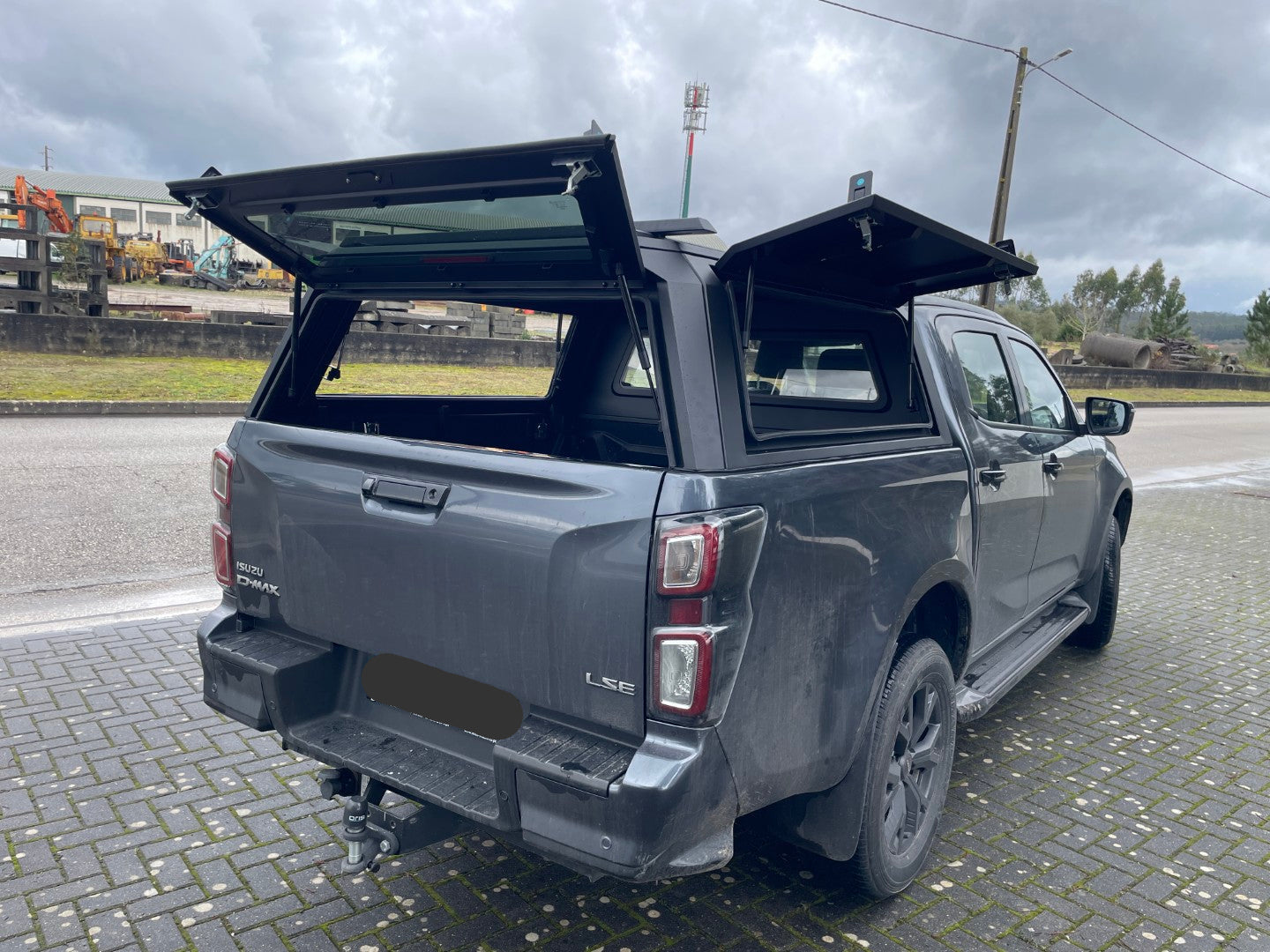 Hardtop Aluminium Line4x4 Double Cab | Vitré et Renforcé sur Xperts4x4 Accessoires 4x4 Off-Road
