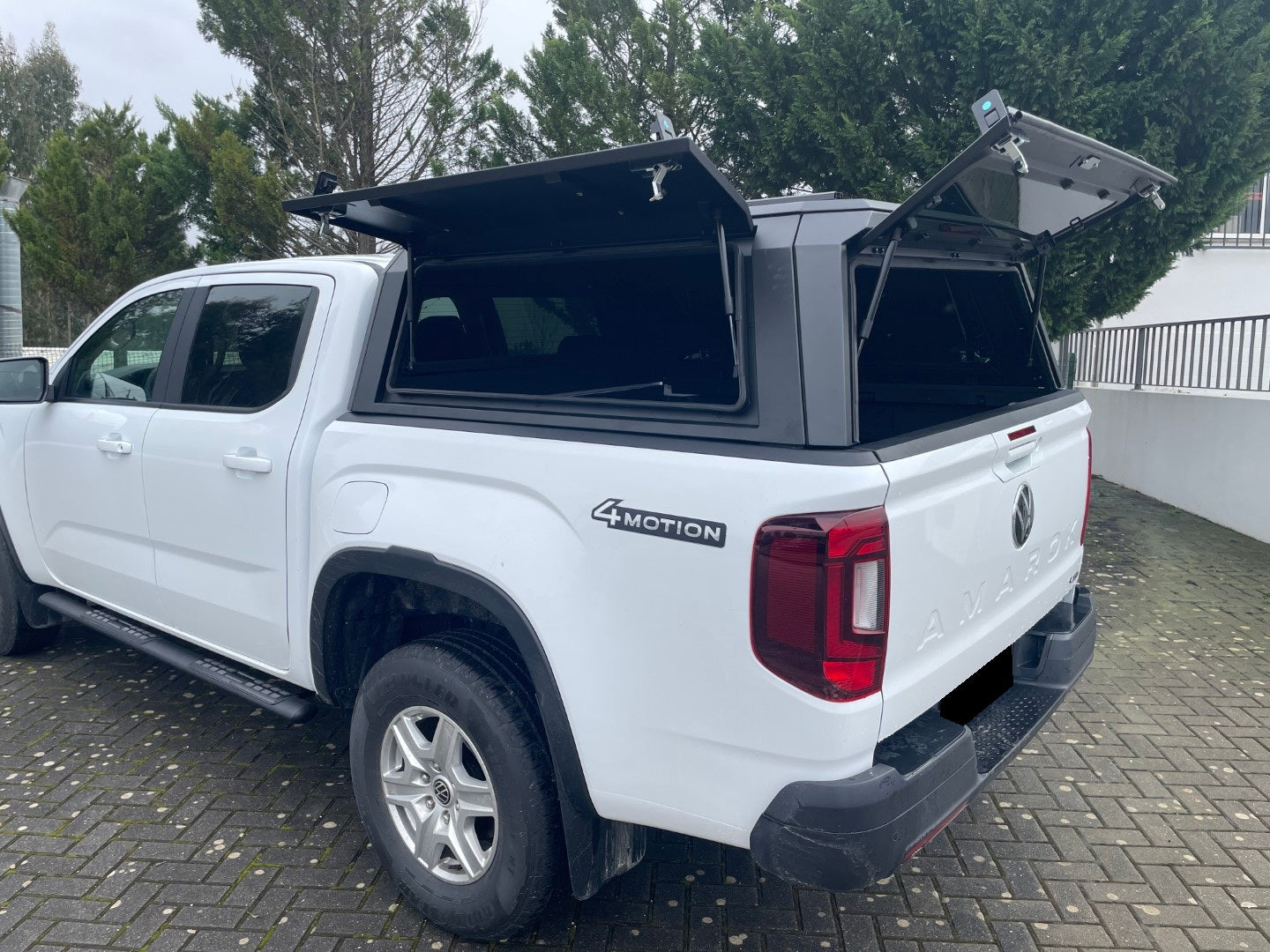 Hardtop Aluminium Line4x4 Double Cab | Vitré et Renforcé sur Xperts4x4 Accessoires 4x4 Off-Road