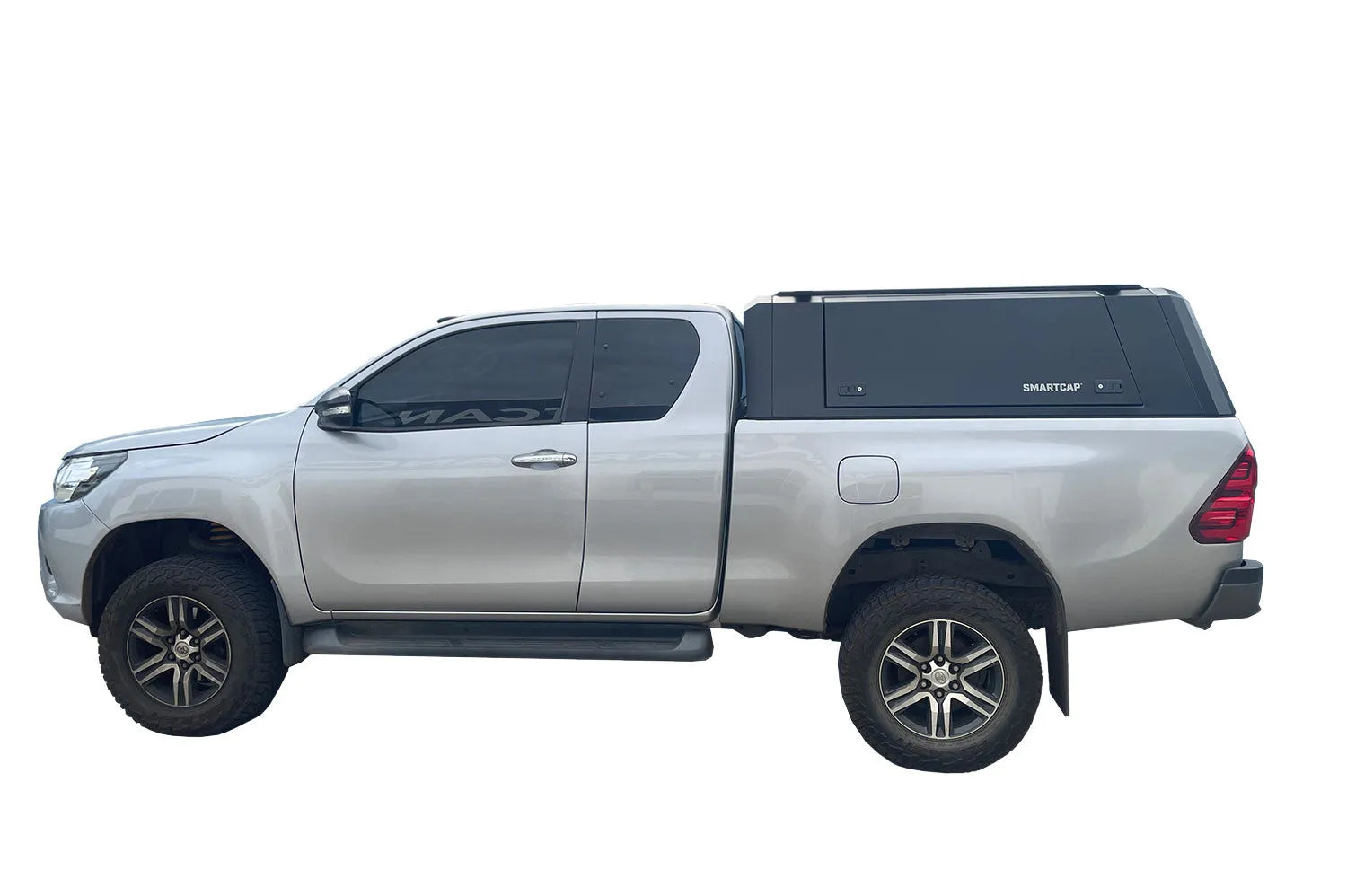 Hardtop Toyota Hilux Extra Cab REVO 2016 a Present | RSI EVOc Commercial sur Xperts4x4 Accessoires 4x4 Off-Road