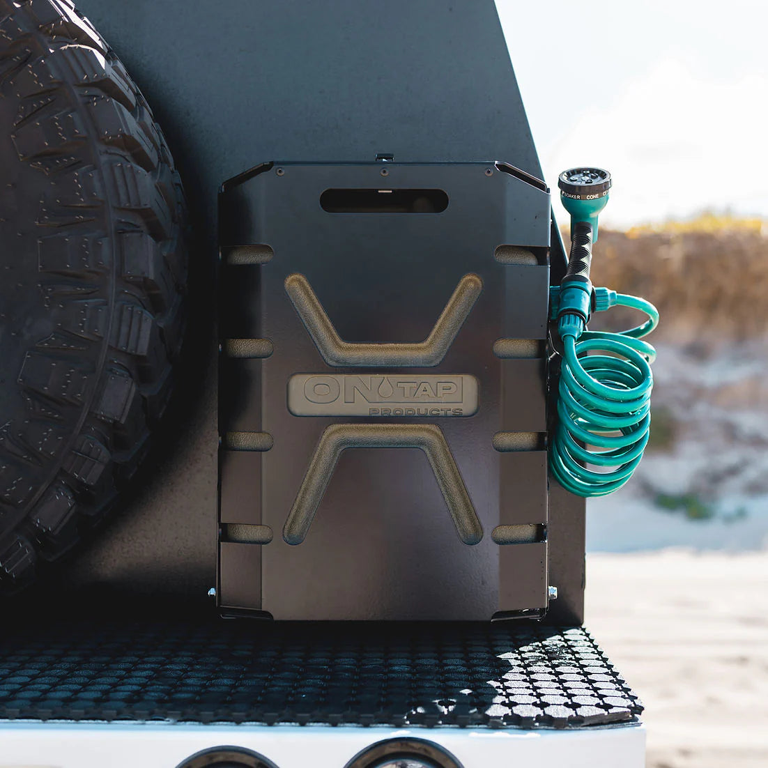 Support Jerry Can 22L Verrouillable Noir - ONTAP sur Xperts4x4 Accessoires 4x4 Off-Road