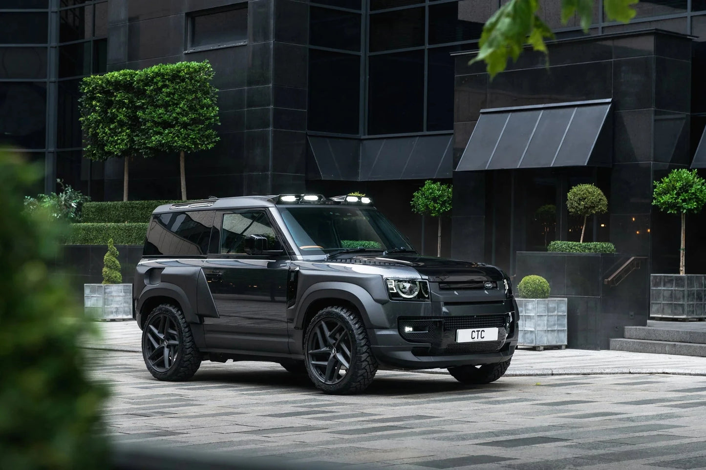 Kit Wide Track KAHN Defender 90 (2020+) - Look Off-Road & Premium sur Xperts4x4 Accessoires 4x4 Off-Road