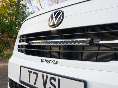 Kit Calandre VW Transporter T7 (2025+) avec Glide 18 Standard LAZER LAMPS sur Xperts4x4 Accessoires 4x4 Off-Road