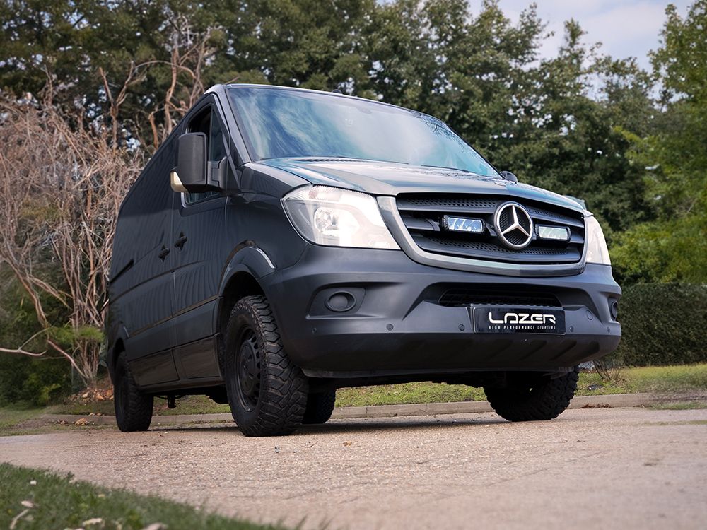 Kit de calandre LED LAZER LAMPS pour Mercedes Sprinter W906/W907, accessoires de grille avec phares LED intégrés.