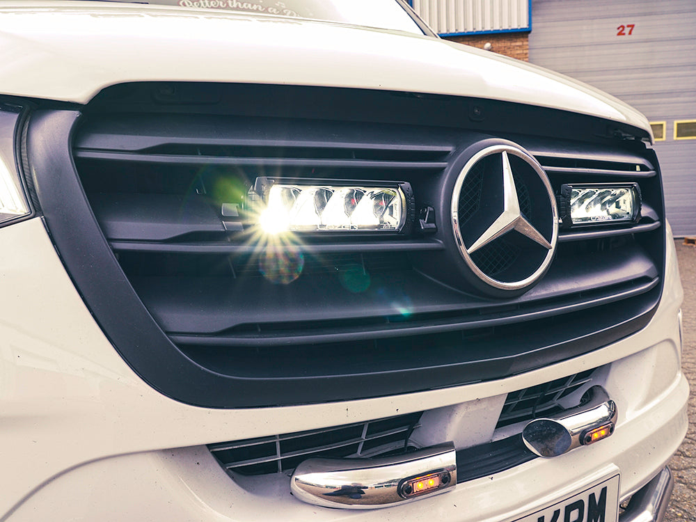Pack LED Calandre LAZER LAMPS pour Mercedes Sprinter W906/W907, kit de grille LED pour véhicule utilitaire.