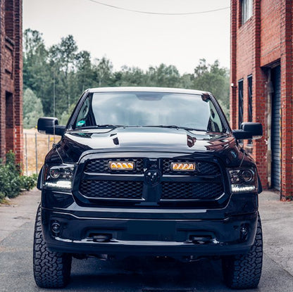 Pack LED de calandre LAZER LAMPS pour Dodge RAM 1500, éclairage LED puissant et moderne pour calandre de camion.