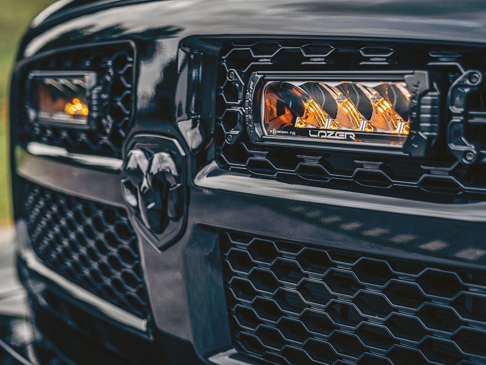 Pack de LEDs pour calandre LAZER LAMPS sur Dodge RAM 1500, éclairage LED puissant pour véhicule tout-terrain.