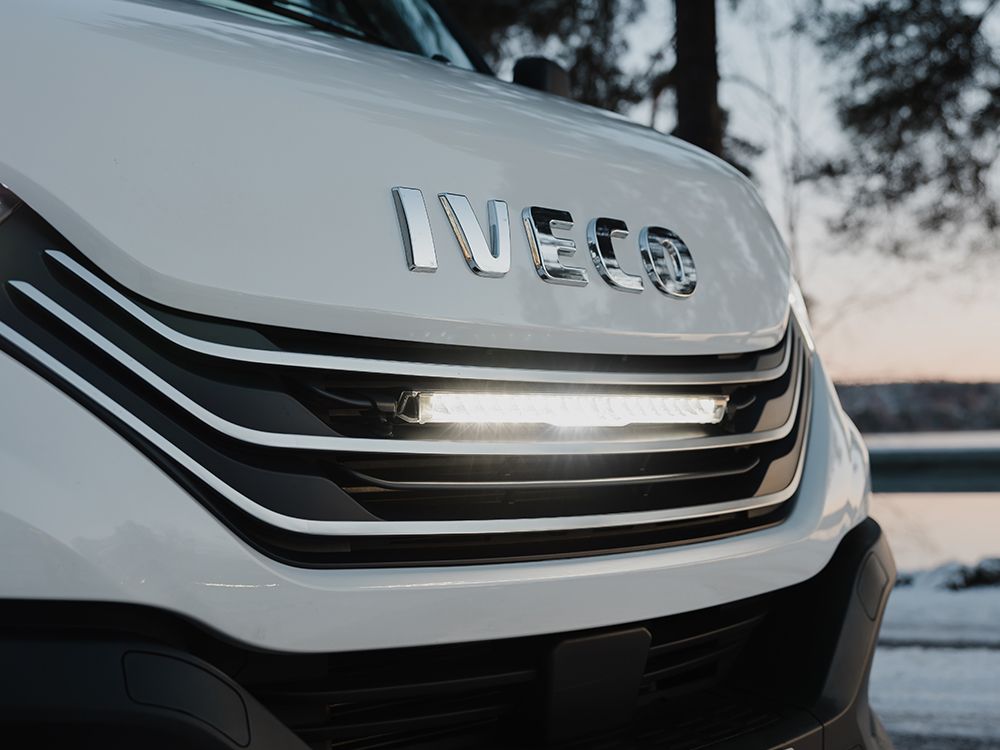 Pack LED Calandre LAZER LAMPS Iveco Daily 2024+ sur Xperts4x4 Accessoires 4x4 Off-Road