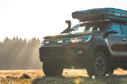Pack LED Calandre LAZER LAMPS pour Toyota Hilux Active et Icon 2017-2020, lumière LED brillante et design robuste.