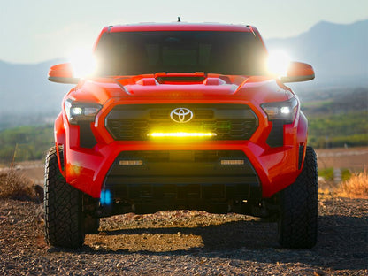 Pack LED Calandre LAZER LAMPS pour Toyota Tacoma TRD 2024+ avec phares LED intégrés, design robuste et moderne.