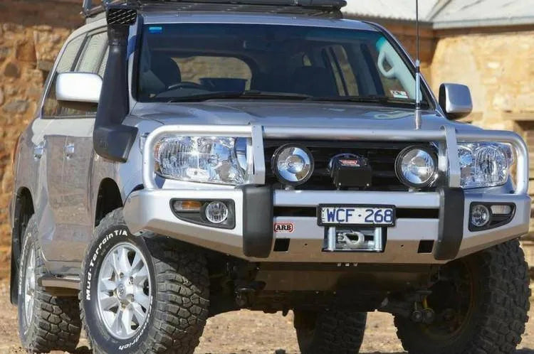 Pare-choc Avant ARB pour Land Cruiser 200 Series 2007 a 2015 | Deluxe Bullbar sur Xperts4x4 Accessoires 4x4 Off-Road