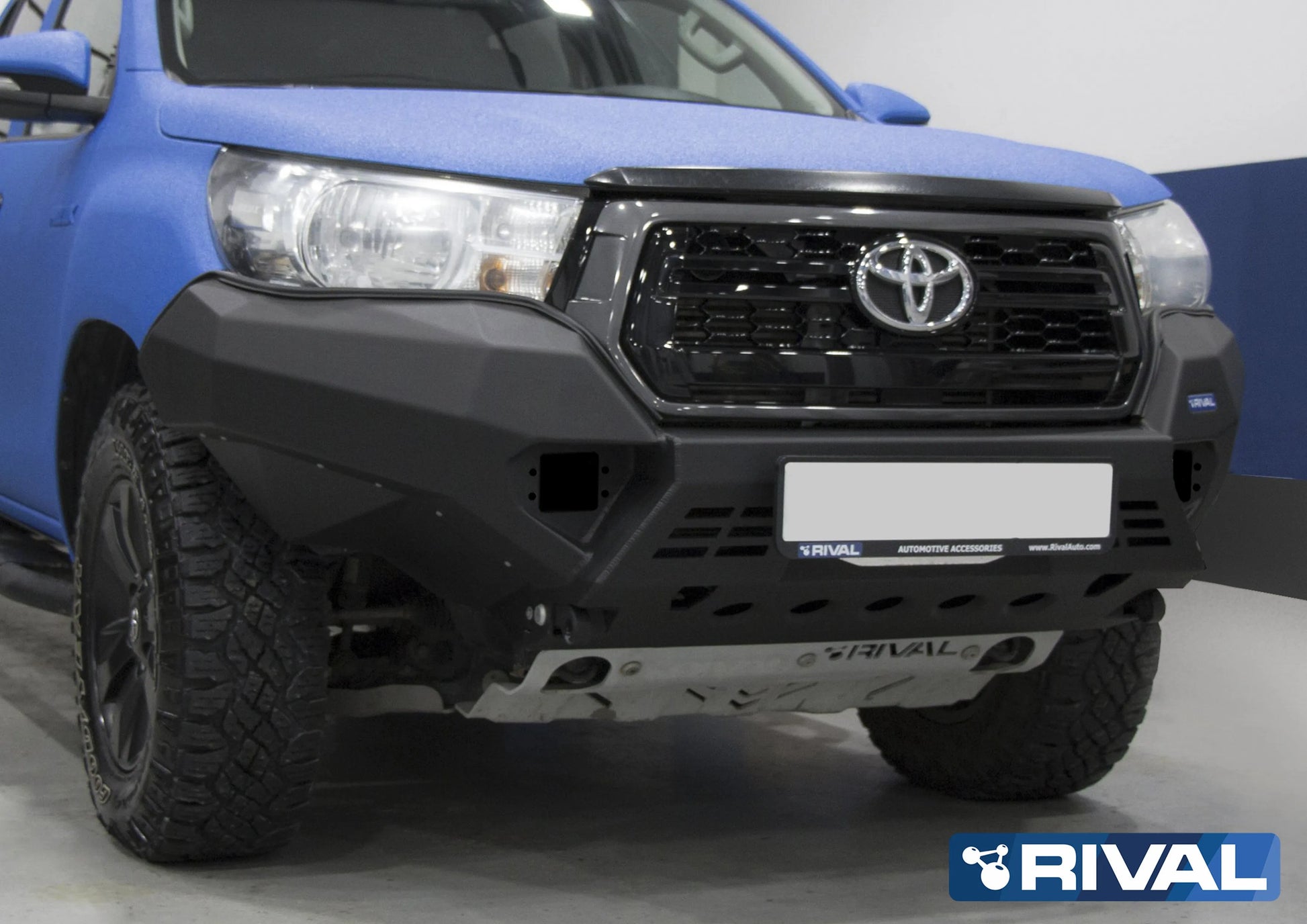 Pare-choc Avant Rival Aluminium - Toyota Hilux Invincible 2018-20 sur Xperts4x4 Accessoires 4x4 Off-Road