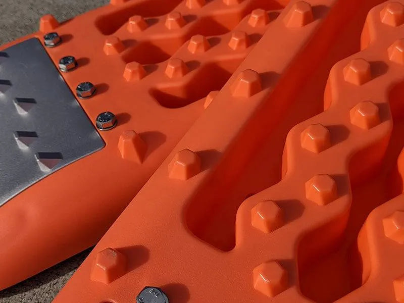 Plaques a Sable Hybrides - Plaques Desensablage Orange sur Xperts4x4 Accessoires 4x4 Off-Road