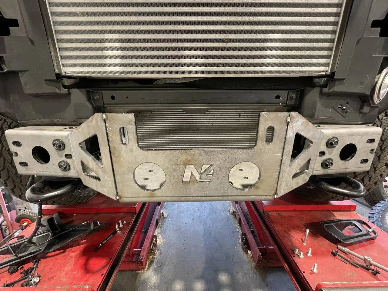 Platine de Treuil Ford Raptor 2018 a 2022 sur Pare-choc d'Origine sur Xperts4x4 Accessoires 4x4 Off-Road