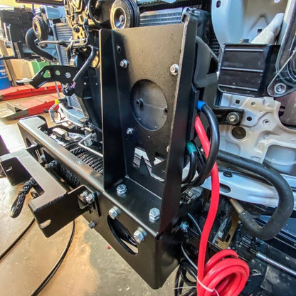 Platine de Treuil Toyota Hilux 2021 a Present sur Pare-choc d'Origine sur Xperts4x4 Accessoires 4x4 Off-Road