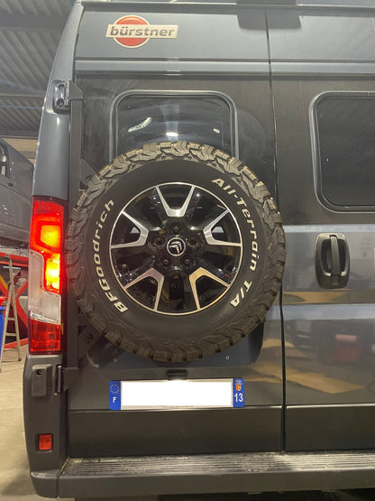 Porte roue de secours en inox sur porte arrière gauche Fiat Ducato-Campeo N4-Offroad sur Xperts4x4 Accessoires 4x4 Off-Road