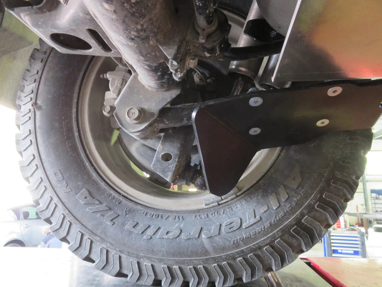 Protection Amortisseurs Arrière 8mm PEHD N4 Offroad - Toyota sur Xperts4x4 Accessoires 4x4 Off-Road