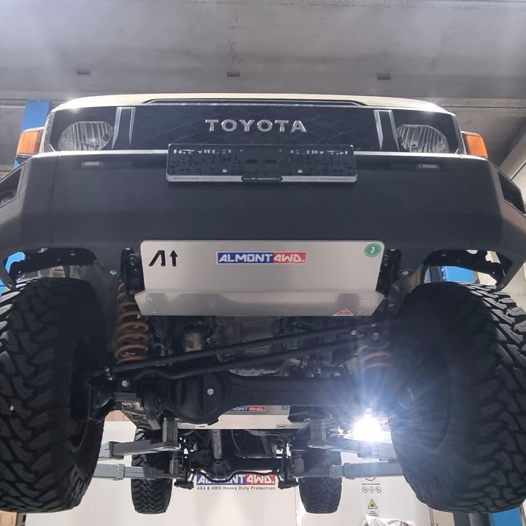Protection Frontale Almont4WD Toyota HZJ 76-78-79 2024+ sur Xperts4x4 Accessoires 4x4 Off-Road