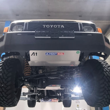 Protection Frontale Almont4WD Toyota HZJ 76-78-79 2024+ sur Xperts4x4 Accessoires 4x4 Off-Road