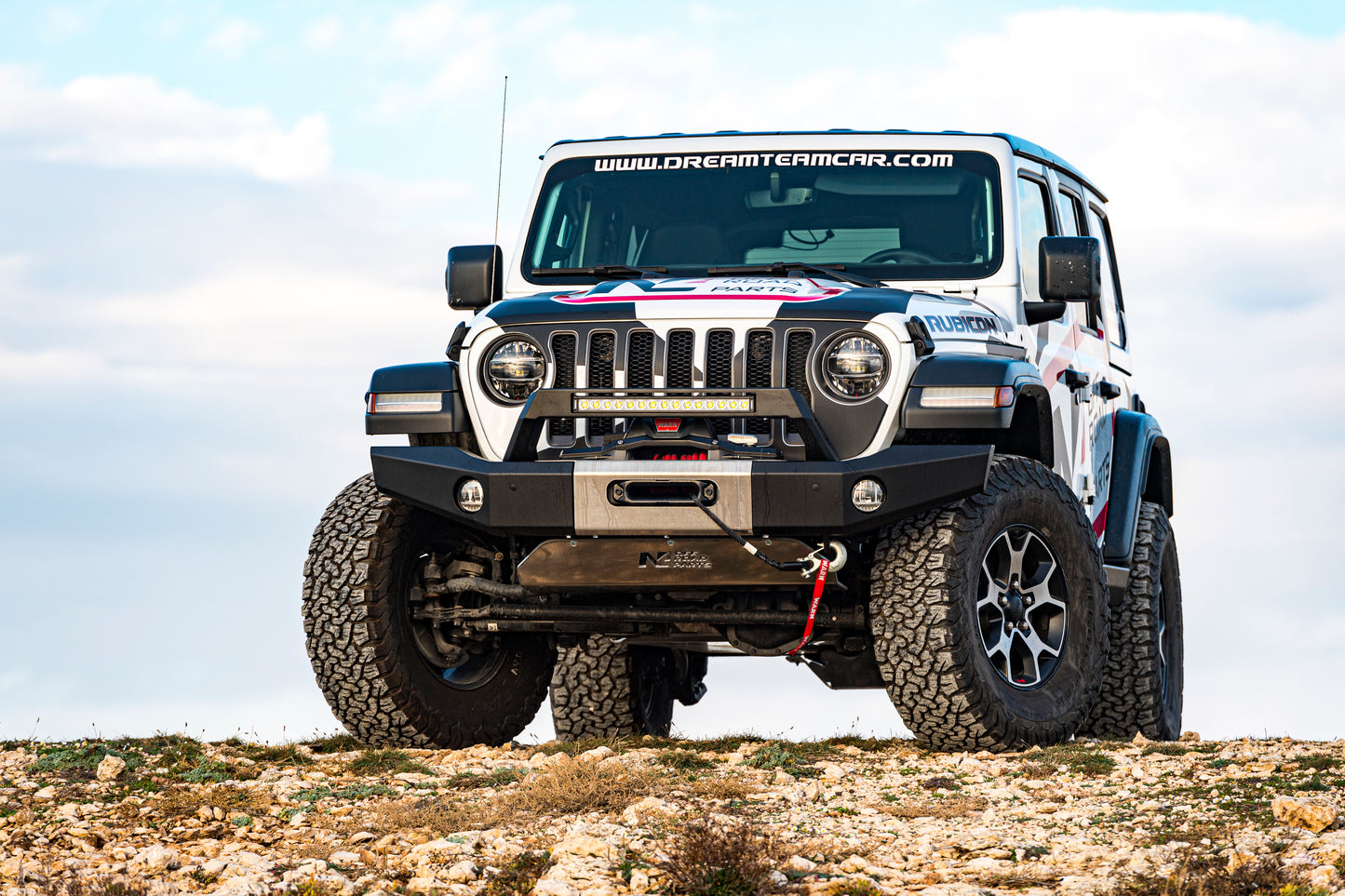 Ski de protection avant en aluminium de 8mm pour Jeep Wrangler JL & Gladiator avec pare chocs N4-Offroad sur Xperts4x4 Accessoires 4x4 Off-Road
