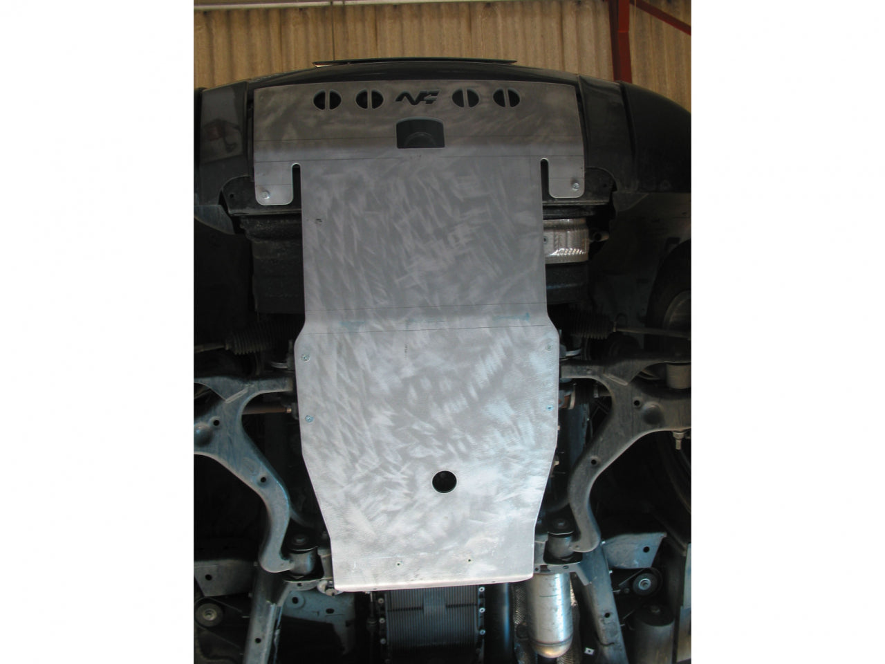Ski de protection avant en aluminium de 8mm pour Land Rover Discovery III N4-Offroad sur Xperts4x4 Accessoires 4x4 Off-Road