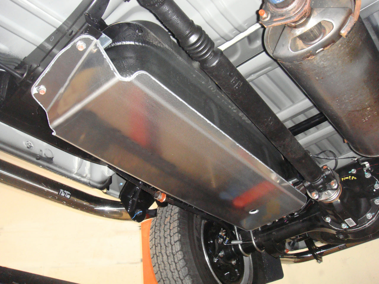 Ski de protection de réservoir en aluminium de 6mm pour Ford Ranger II et BT50 2006-2011 N4-Offroad sur Xperts4x4 Accessoires 4x4 Off-Road