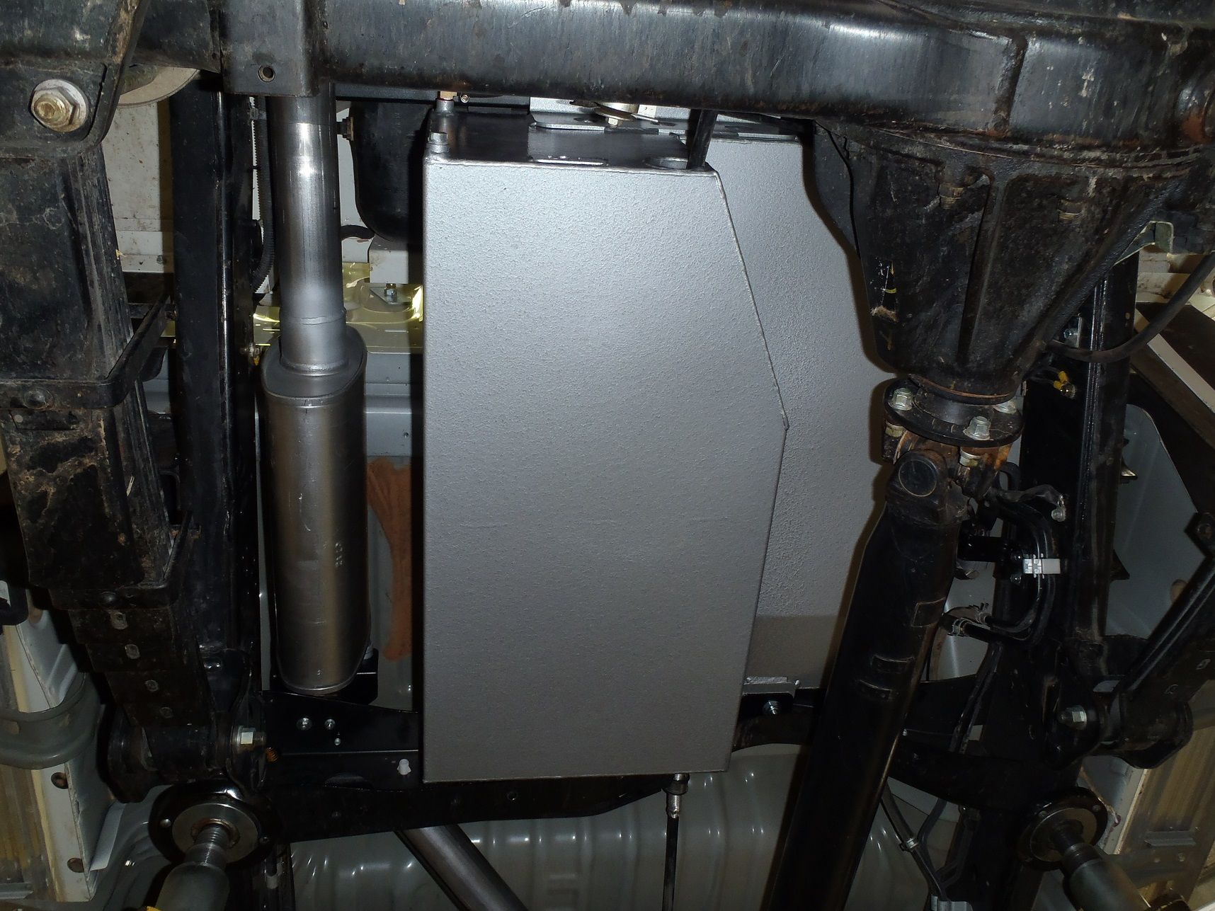 Reservoir Auxiliaire 90L LRA | Toyota Land Cruiser 78/79 Double Cab sur Xperts4x4 Accessoires 4x4 Off-Road