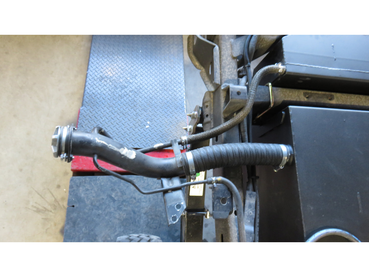 Réservoir supplémentaire auxiliaire inox 160L Toyota HZJ78 et HZJ79 simple cabine N4-Offroad sur Xperts4x4 Accessoires 4x4 Off-Road